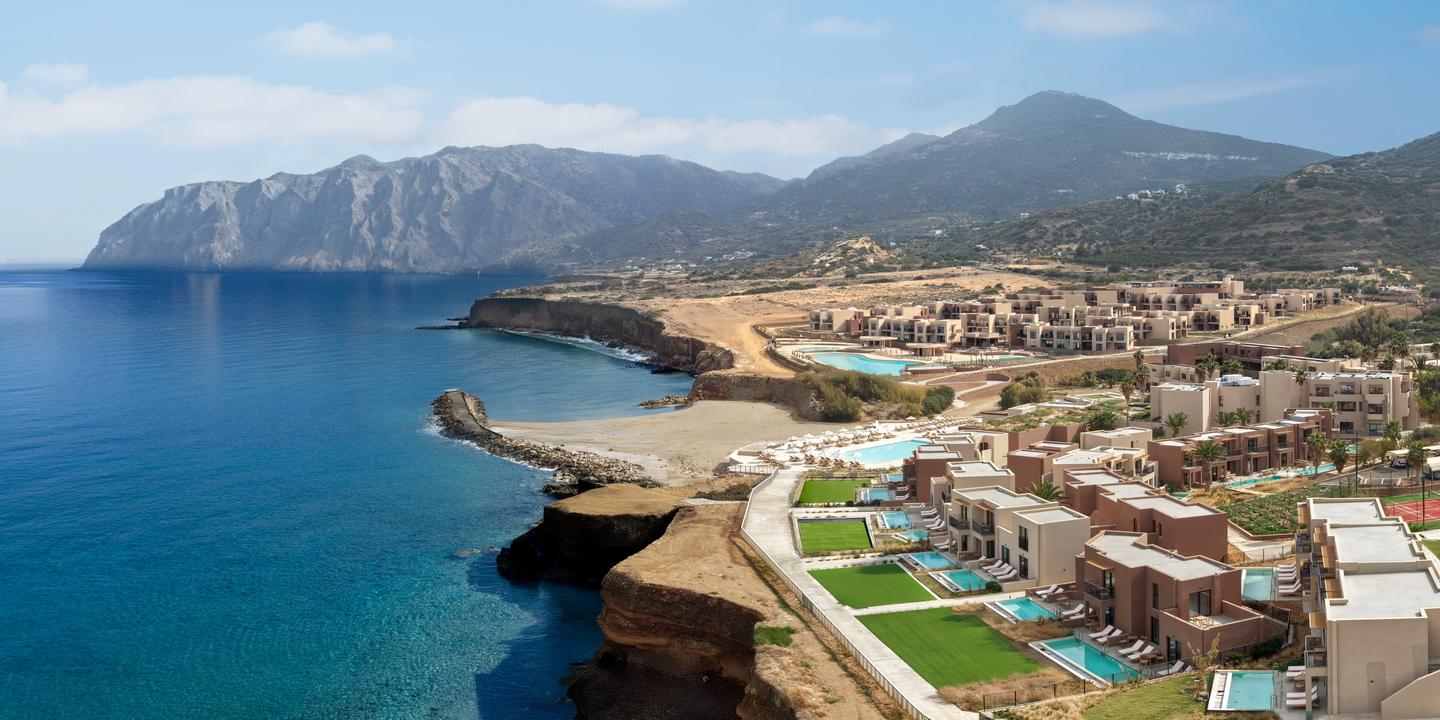 Spektakuläre Lage: Das ananea Rocrita auf Kreta thront auf einem Felsplateau über dem Meer