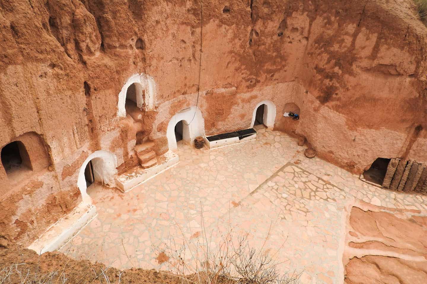 Troglodyte Häuser und unterirdische Höhlen der Berber in Sidi Driss, Matmata, Tunesien