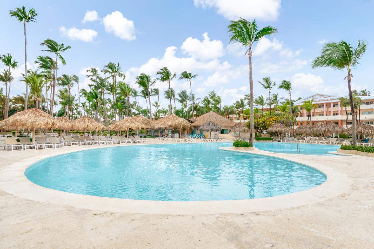 Poolanlage des Iberostar Waves 
