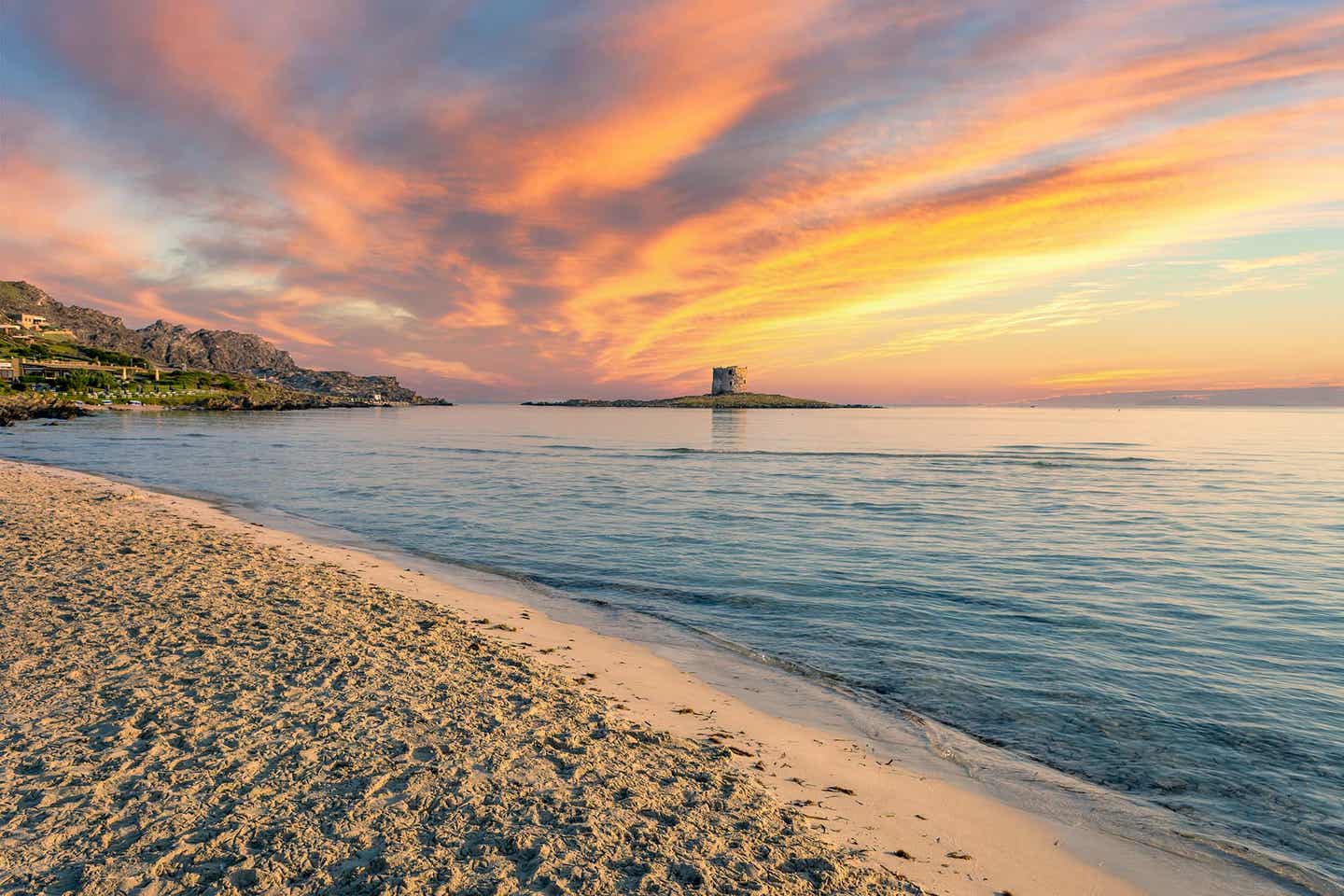 Sonnenuntergang am Pesola-Strand in Italien