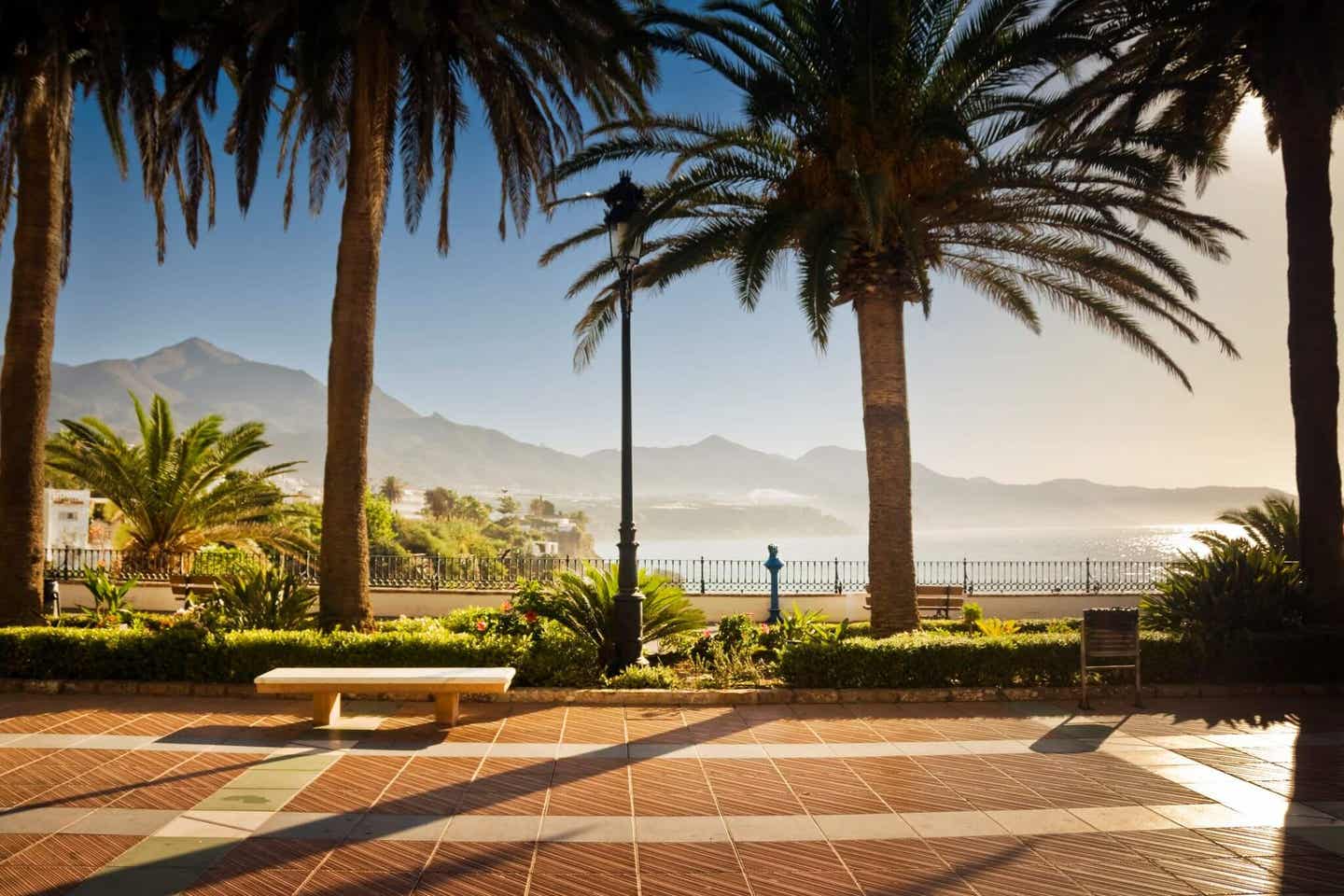 Die Nerja Strandpromenade in Malaga