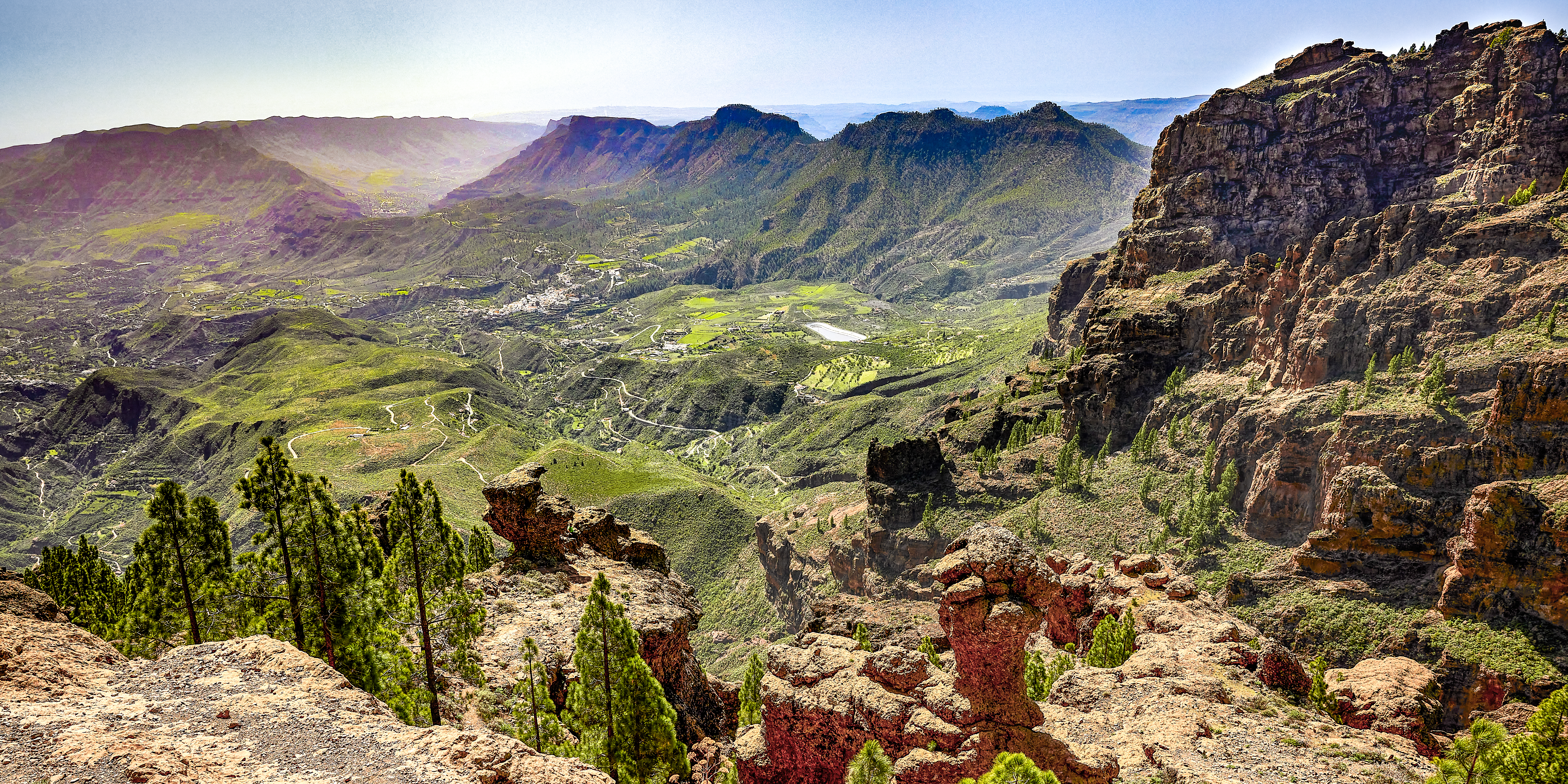 Urlaub auf Gran Canaria: Blick auf das Tal vom Pico de los pozos de las Nieves