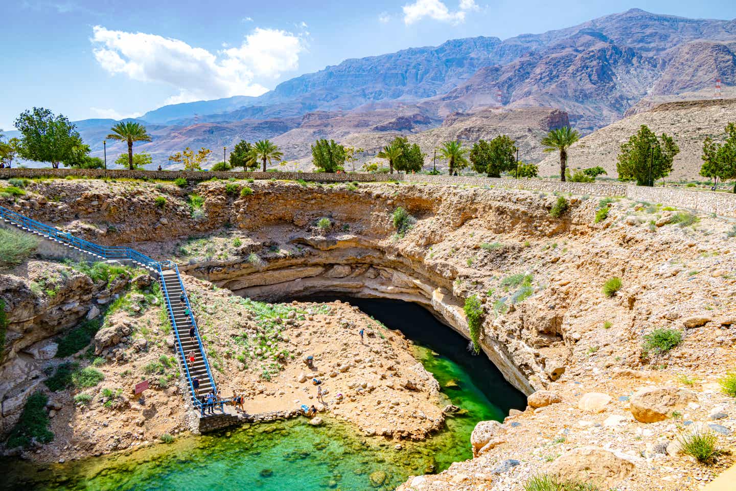 Das Bimmah Sinkhole bringt Erfrischung an heißen Tagen