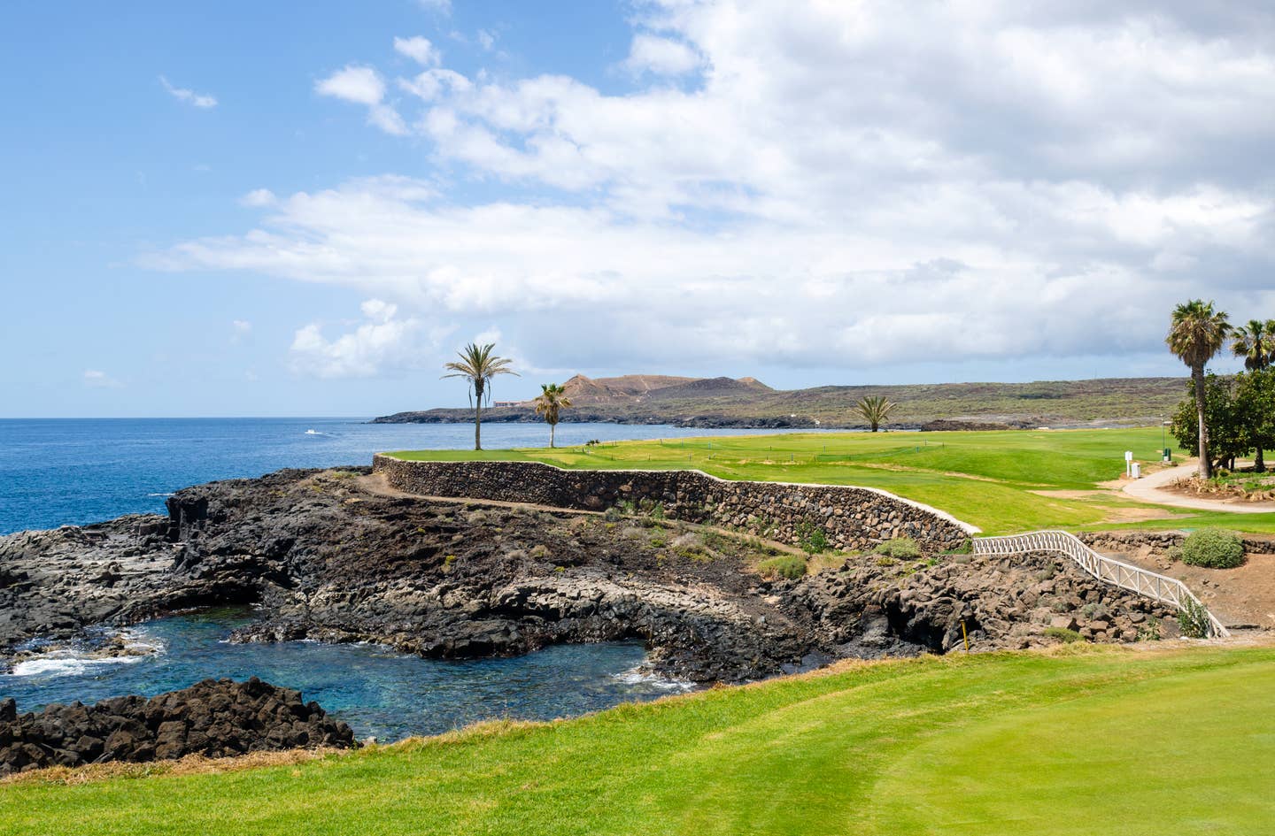 Golfplatz am Meer auf Teneriffa, Kanaren