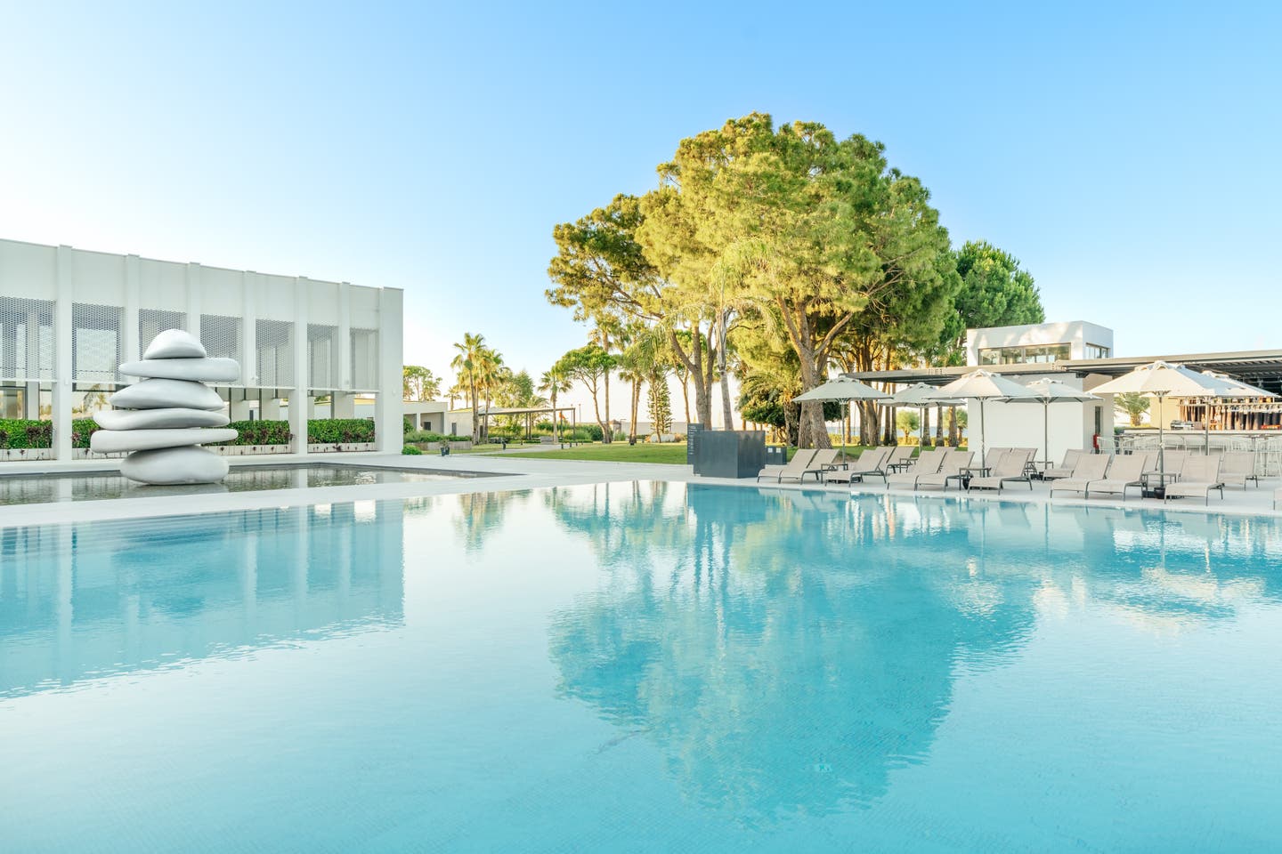 Großer Pool des Paloma Finesse