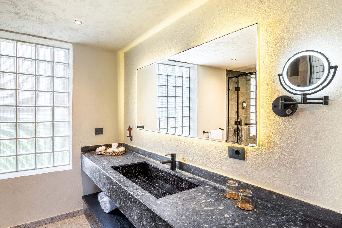 Bad Suite Swim Up Sea View Sentido Naga Bay