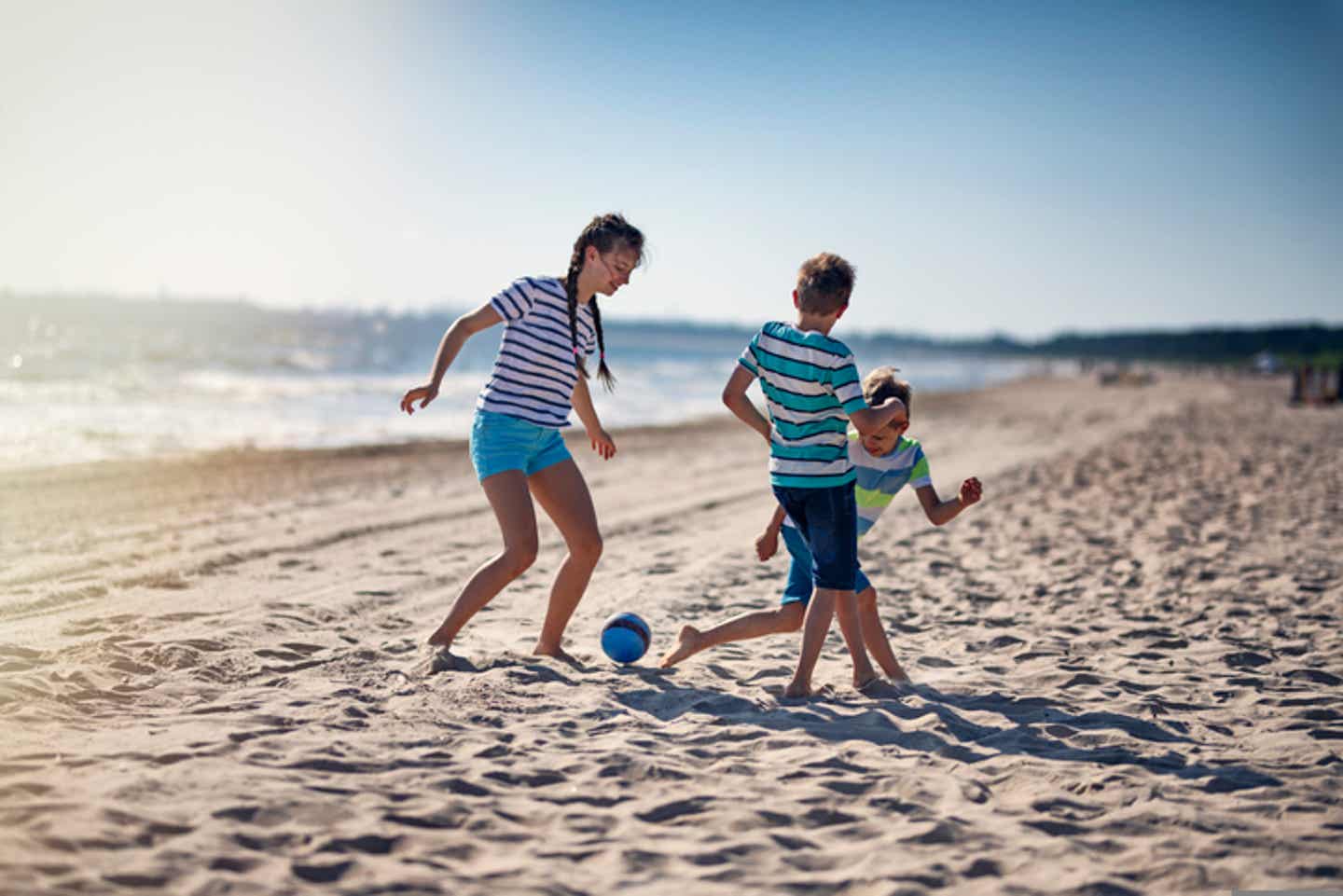 Der Strand von Swinemünde lädt zum Spielen und Spaß haben ein