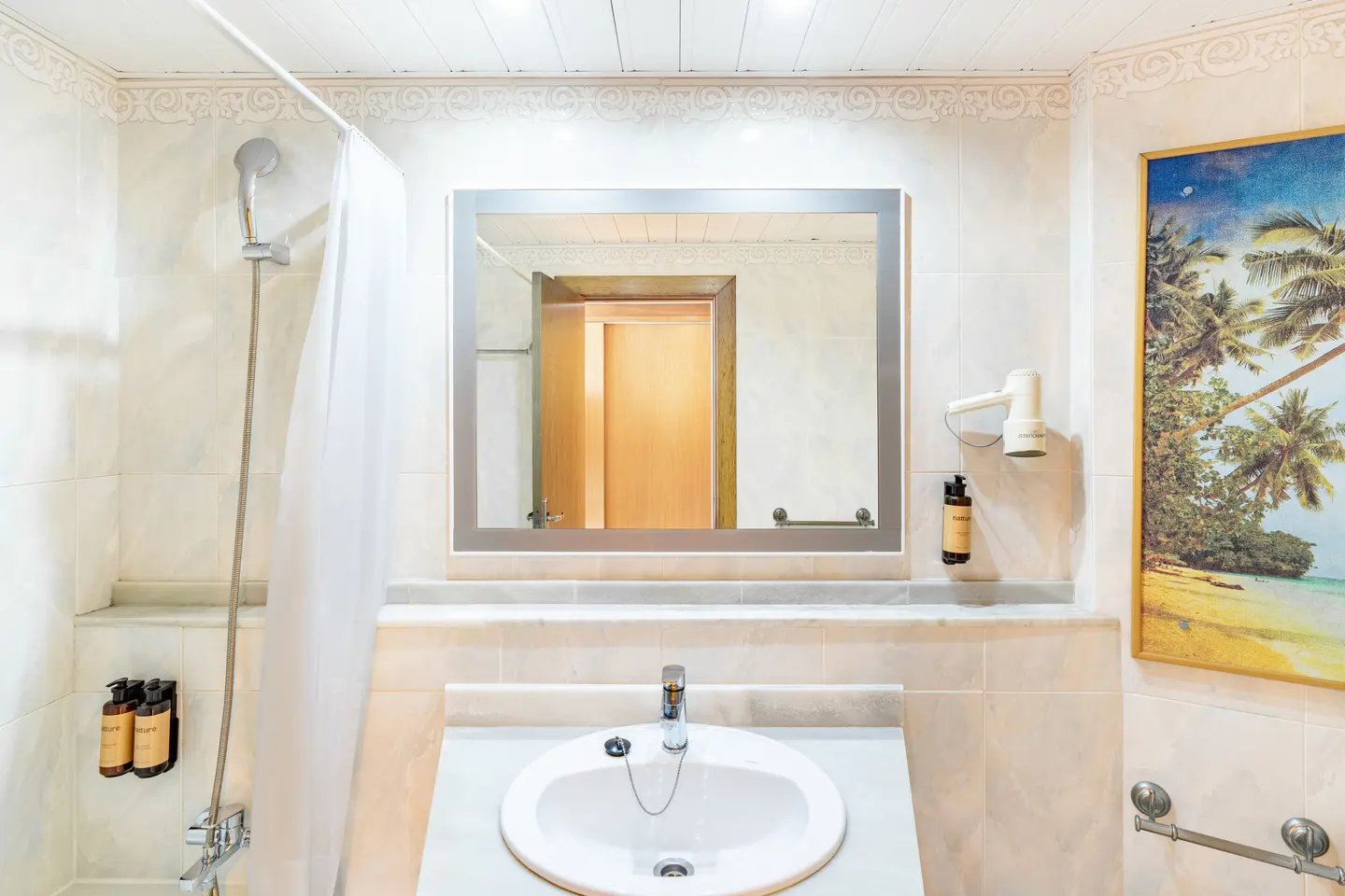 Doppelzimmer Meerblick Bad