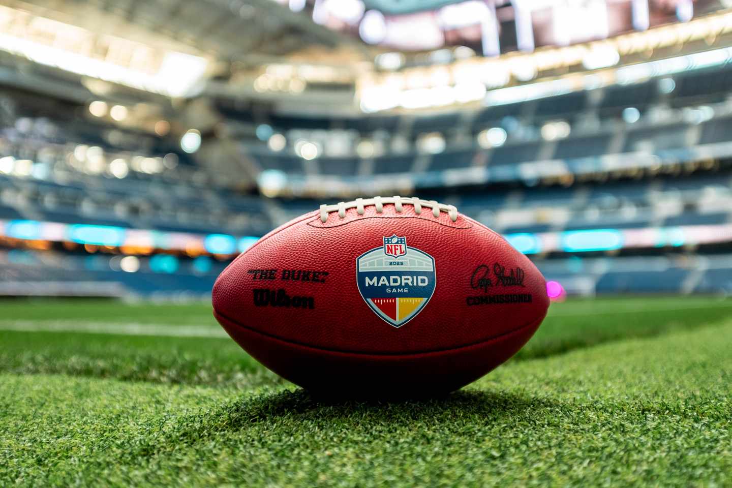 NFL_MADRID_PRES_JAN17_27.jpg