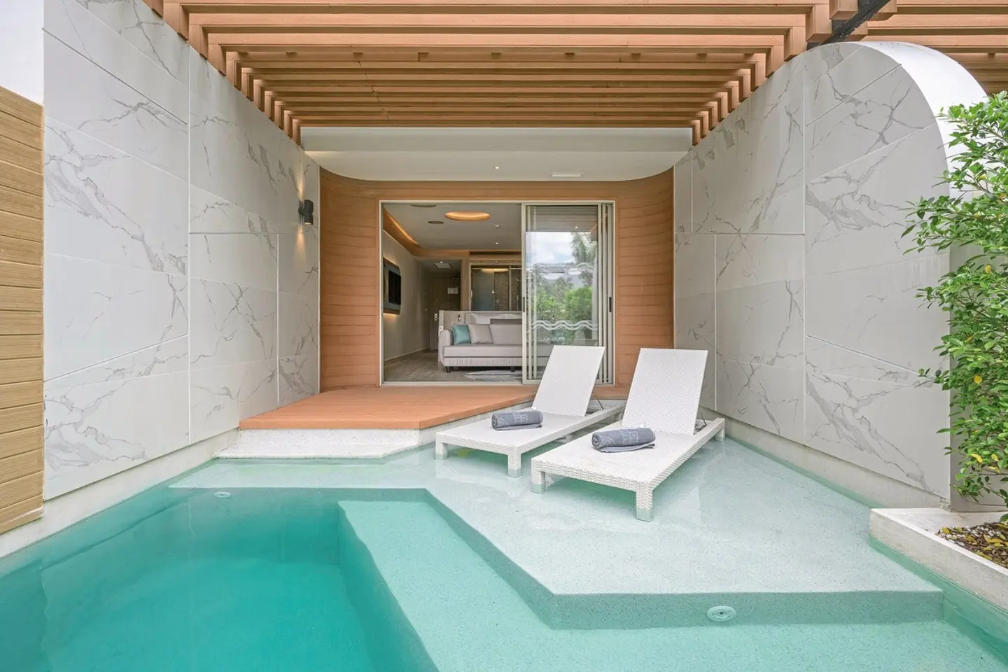 Wohnbeispiel Pool Access