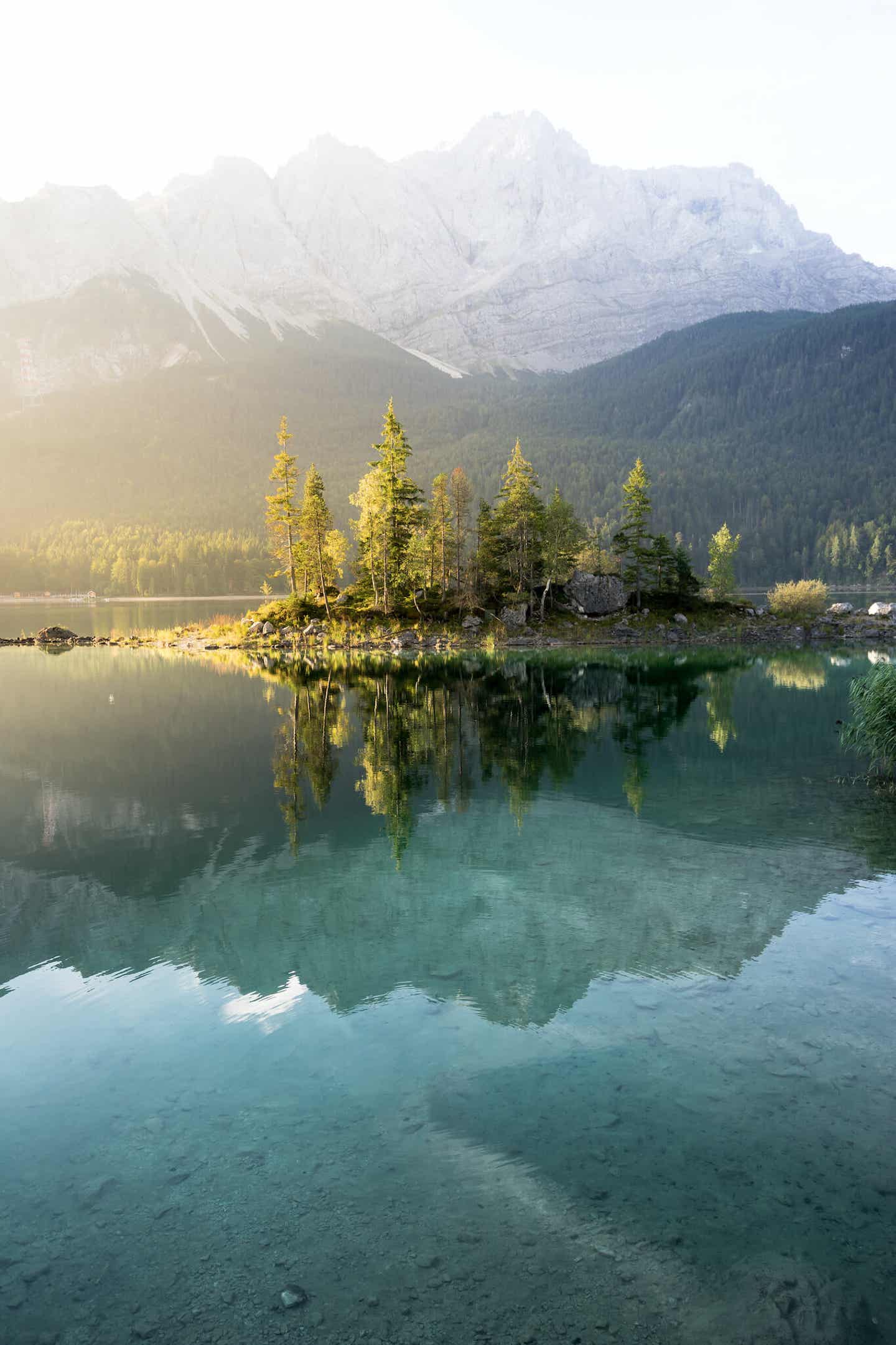 Fotolocation in Deutschland: der tiefblaue Eibsee