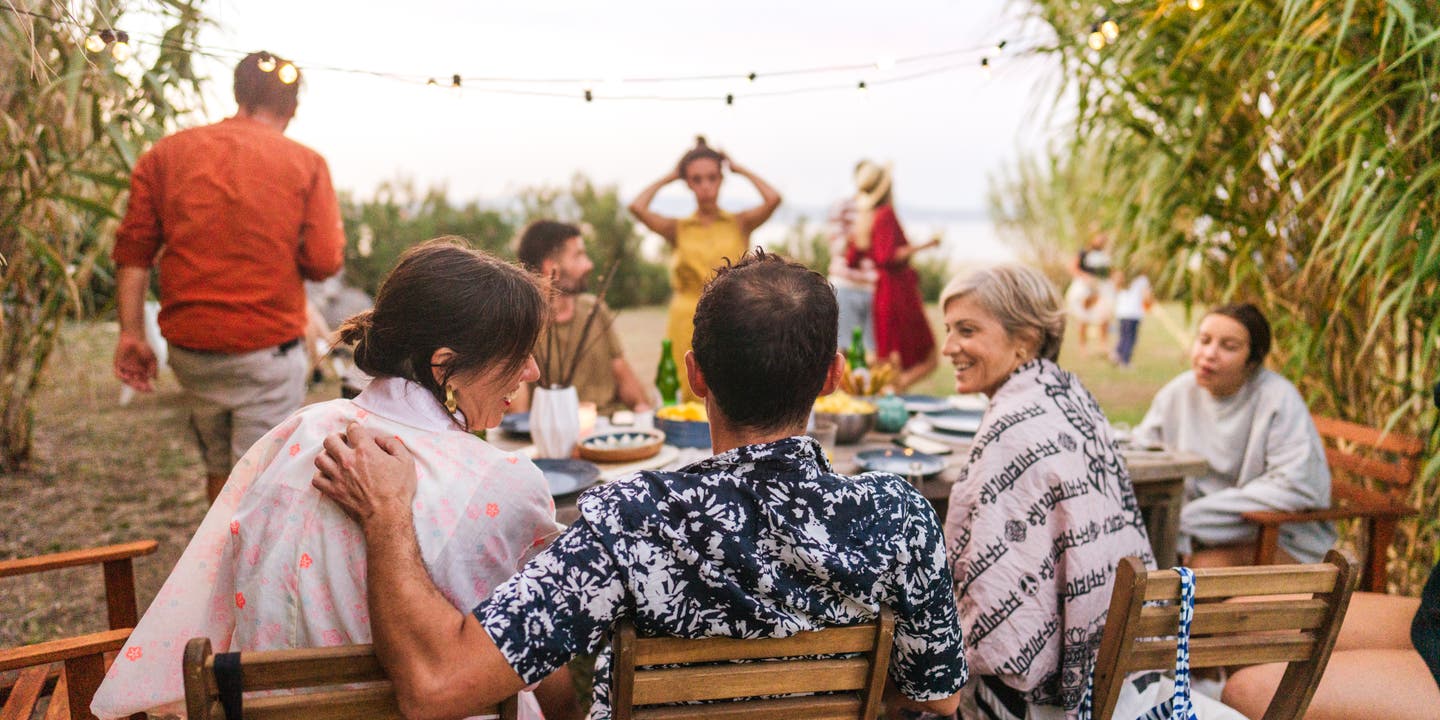 Sommerparty auf den griechischen Inseln beschreibt das Lebensgefühl