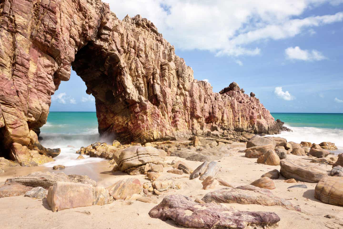 Brasiliens Strände: Felsen von Jericoacora 