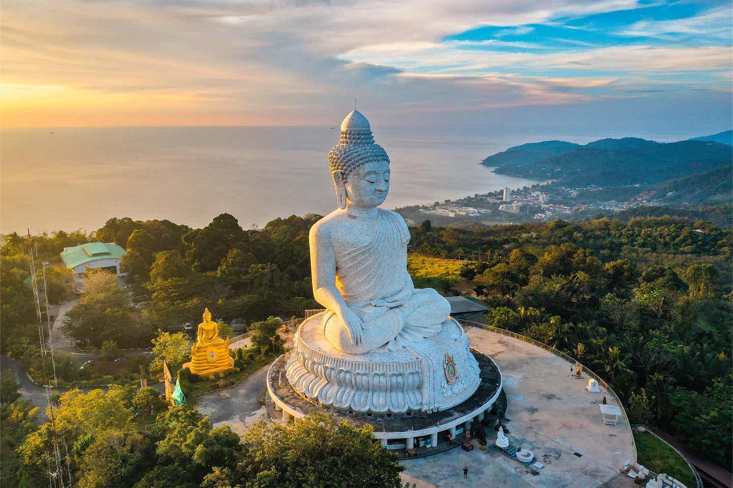 Big Buddha im Sonnenuntergang