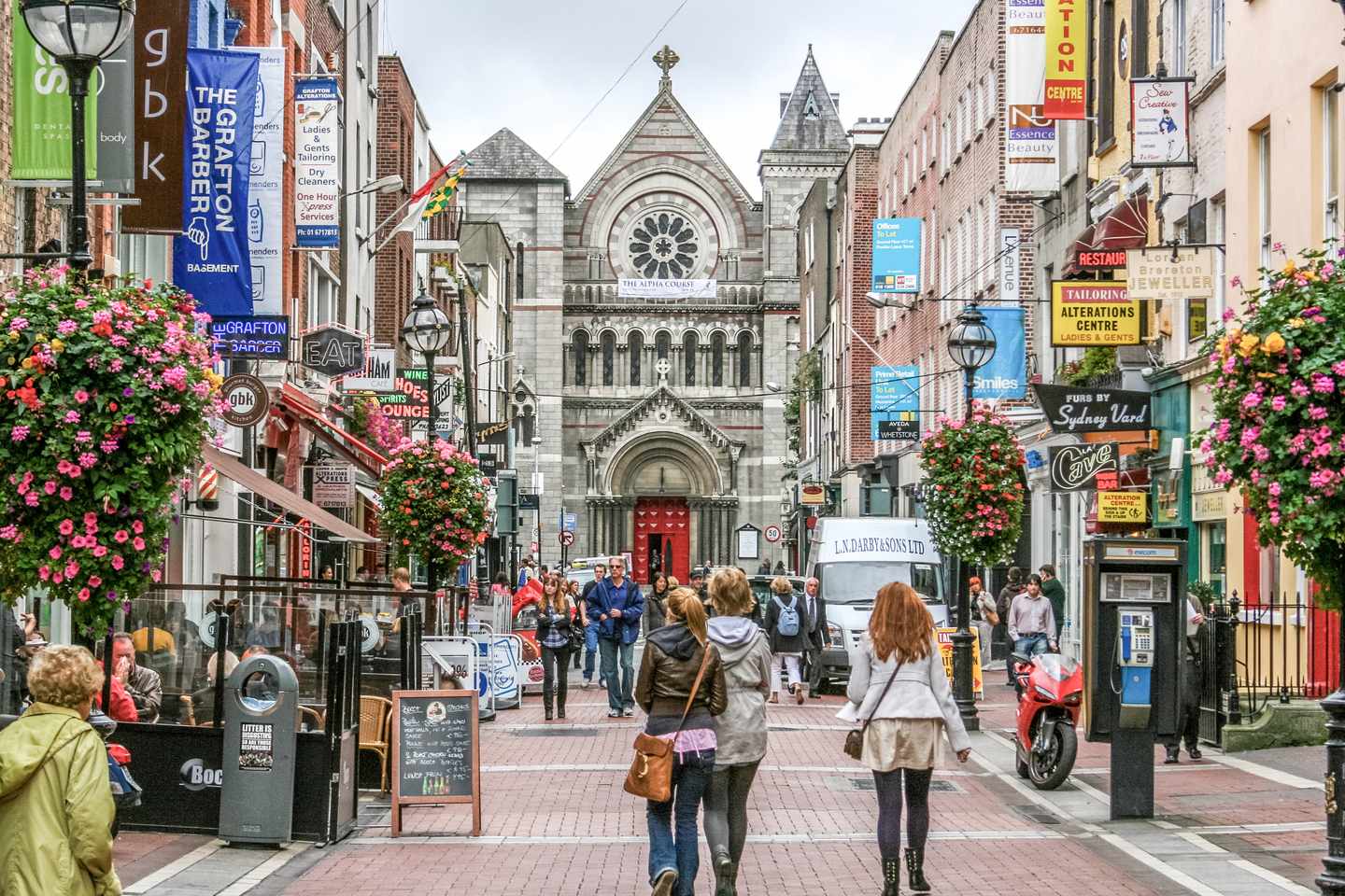 Shoppen in der Grafton Street als Sehenswürdigkeit in Dublin