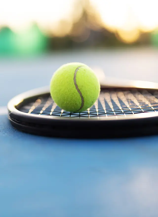 US Open Tennisschläger und Ball