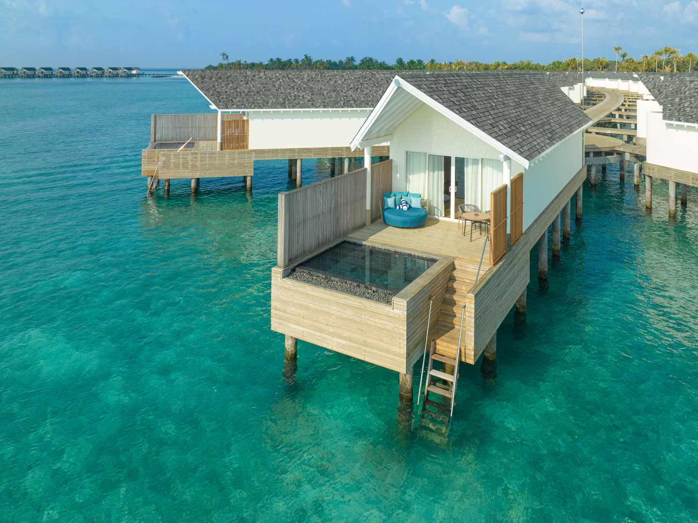 Raaya by Atmosphere - Deluxe Wasser Villa mit Pool