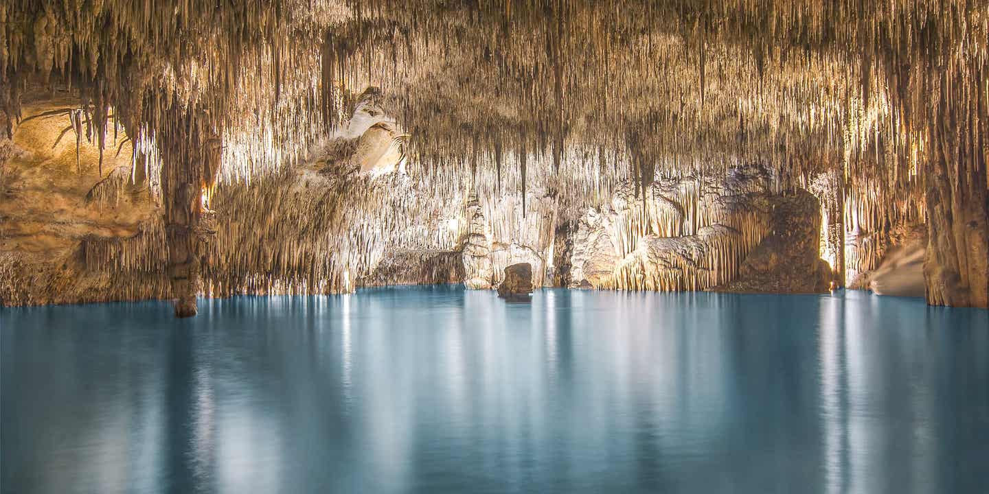 See in der Drachenhöhle Mallorcas