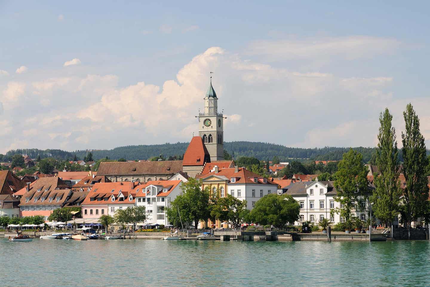 Blick auf die Überlingener Kirche