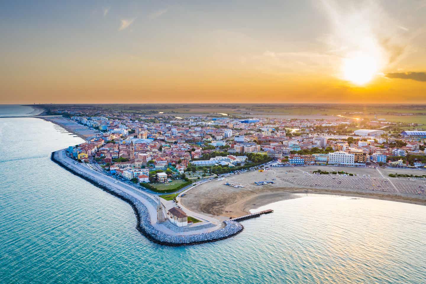 Urlaub in Venetien – Stadtpanorama von Caorle