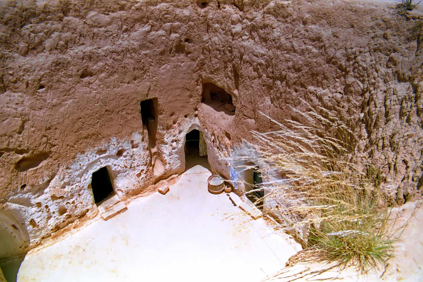 Blick auf das unterirdische Berberhaus in Matmata, Tunesien