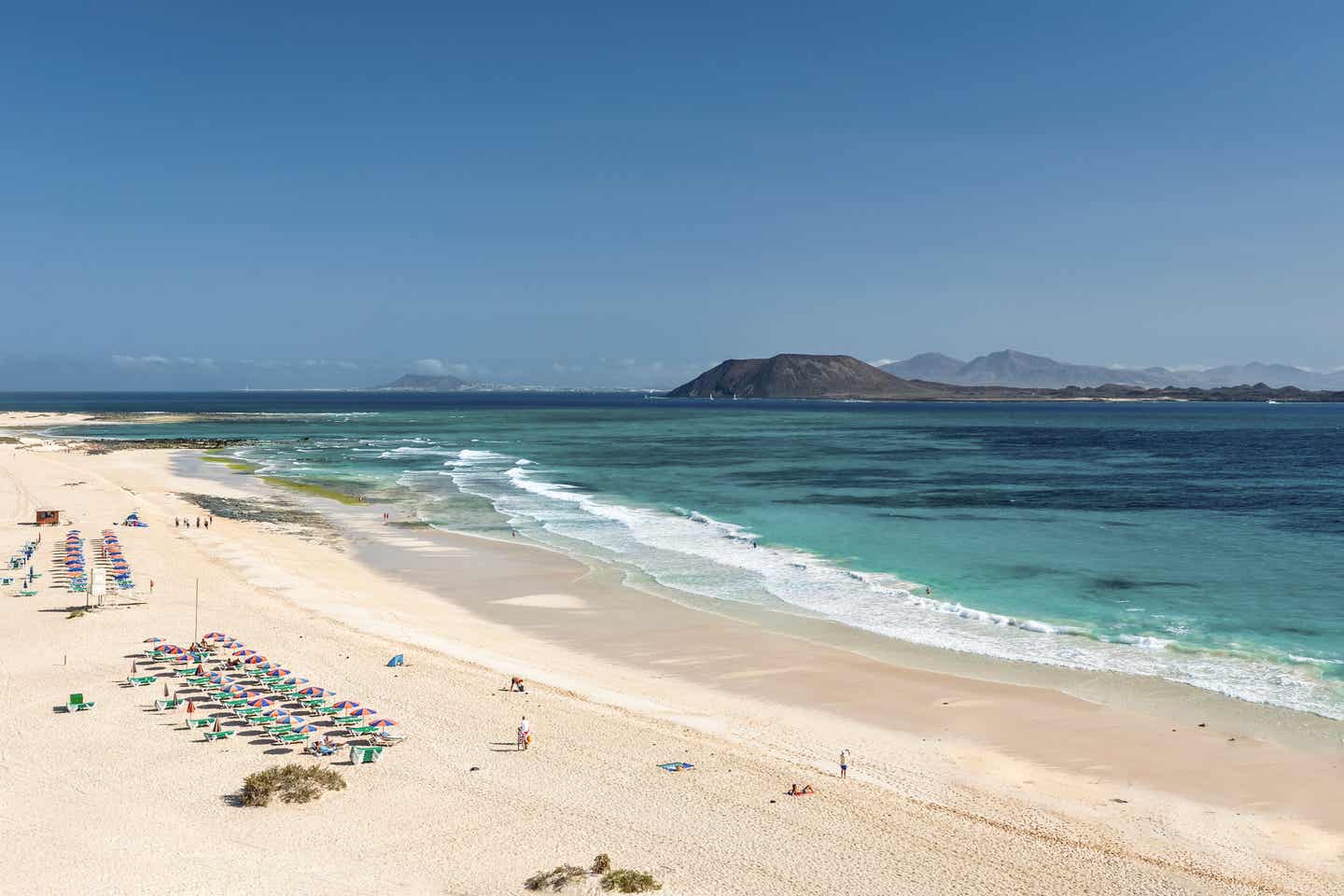 Fuerteventura Urlaub – Blick auf die Aussicht auf die Inseln Lobos und Lanzarote