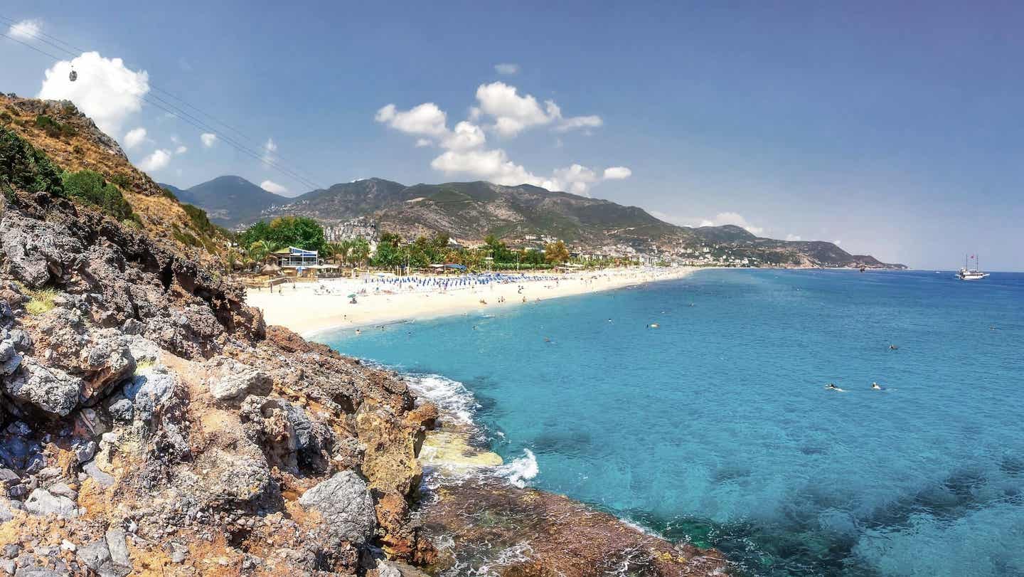 Türkei-Urlaub: ein Strand in Alanya