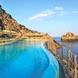 italien-sizilien-unahotels-capotaormina-pool.jpg