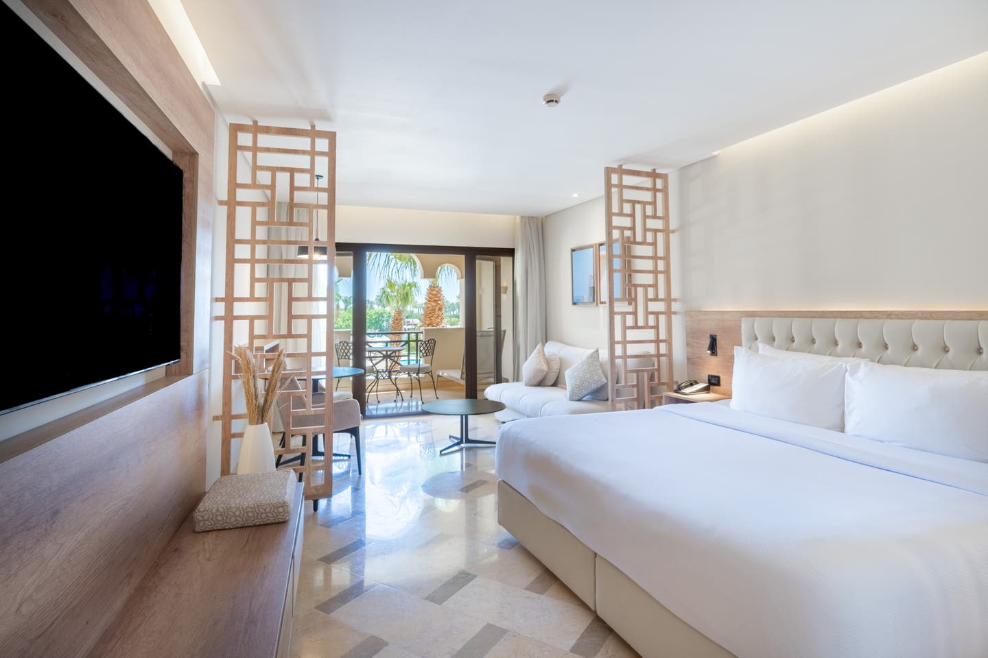 Wohnbeispiel Suite Superior mit Poolblick