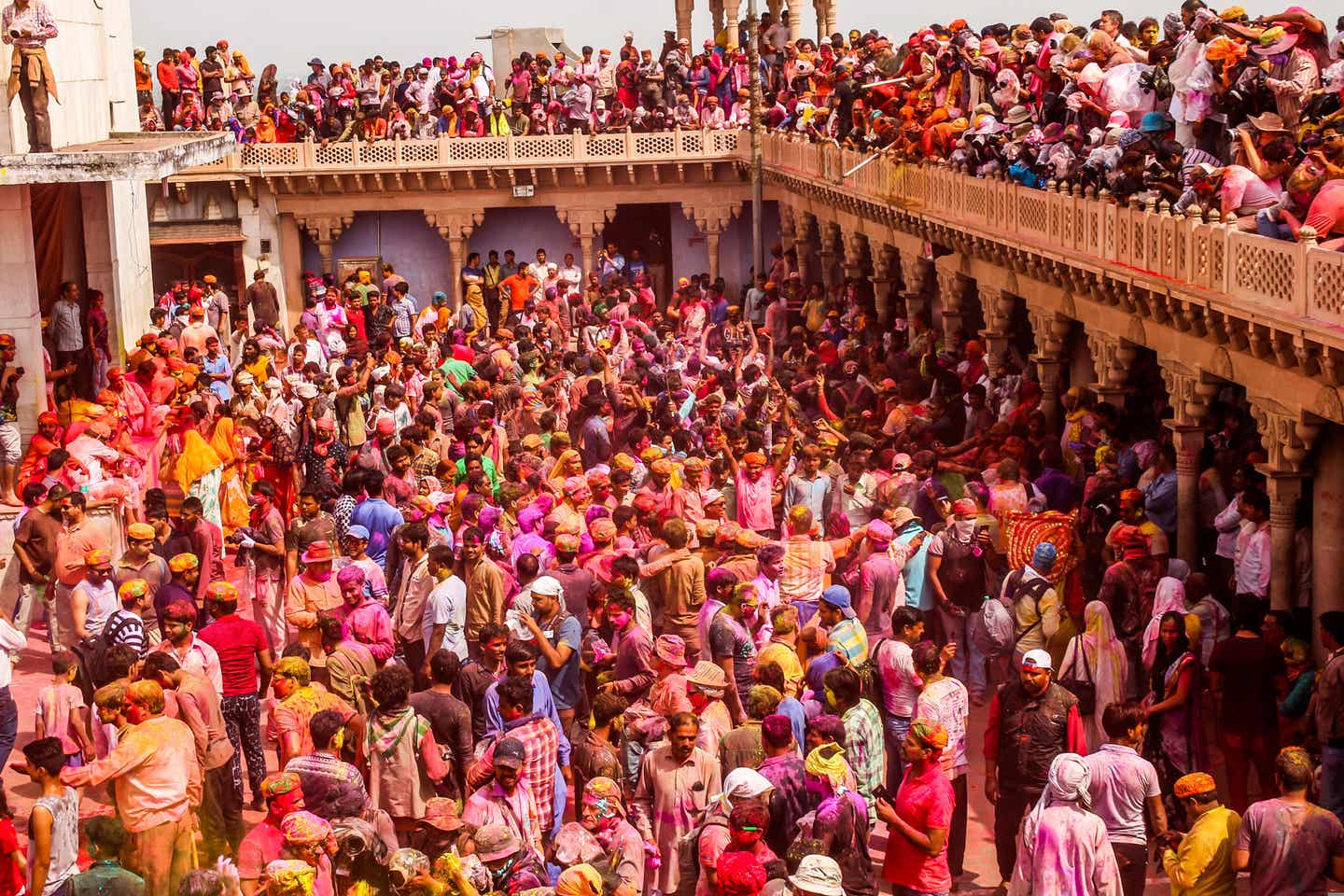 Holi-Fest in Indien Bunte Farben beim Holi-Fest in Indien