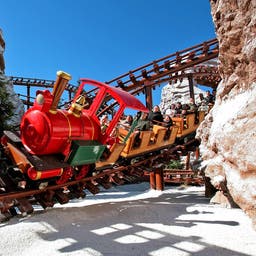 gardaland-zugachterbahn-mammut-p-SE46739_E-11034810.jpg