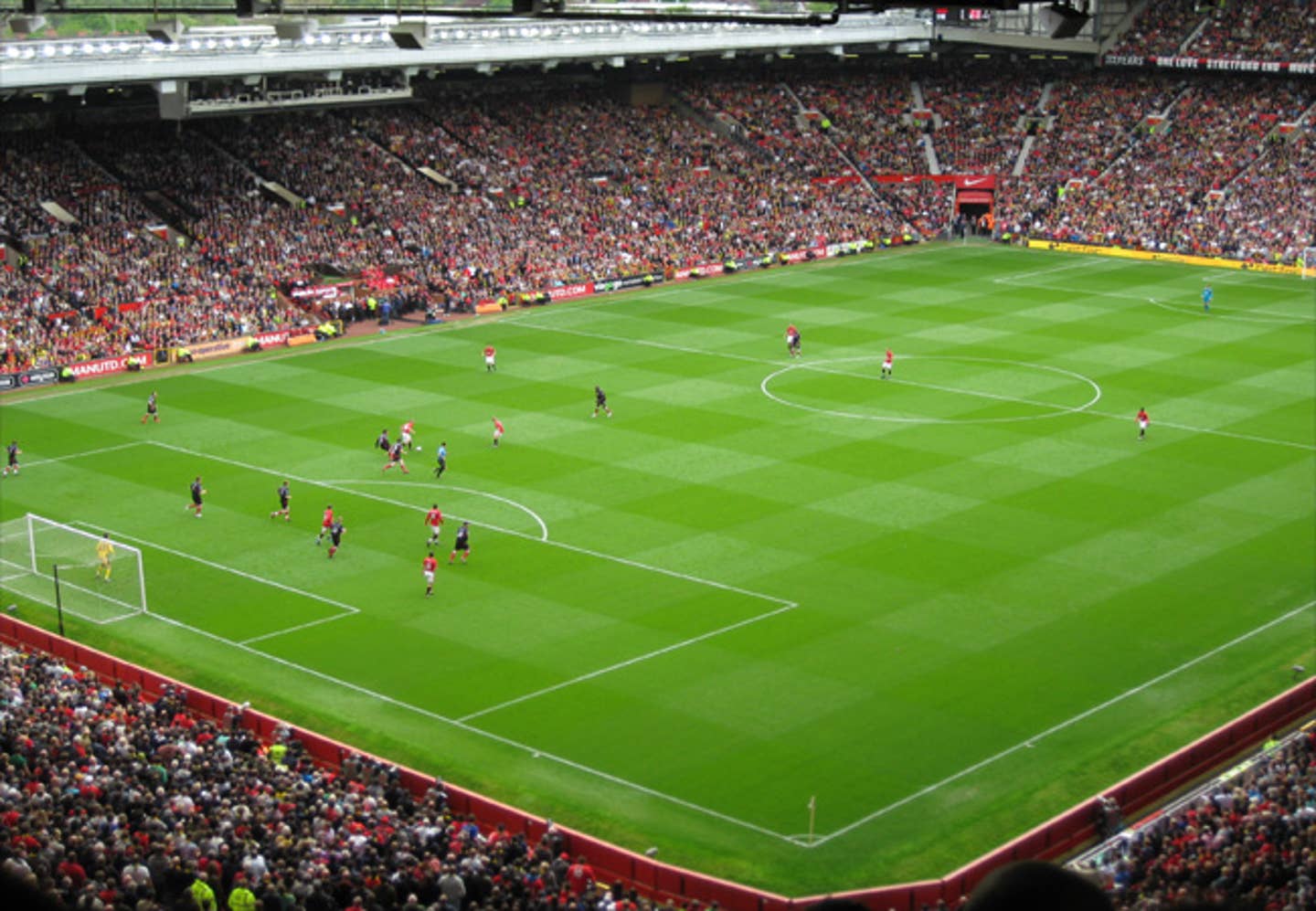 Premiere League Tickets und Hotels. Foto von einem Spiel im Old Trafford Stadion von Manchester United