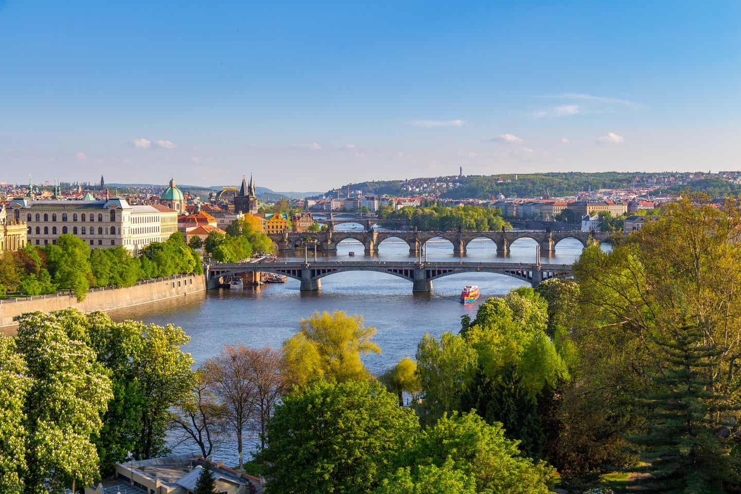 Tschechien im Panorama: Städtereisen im April