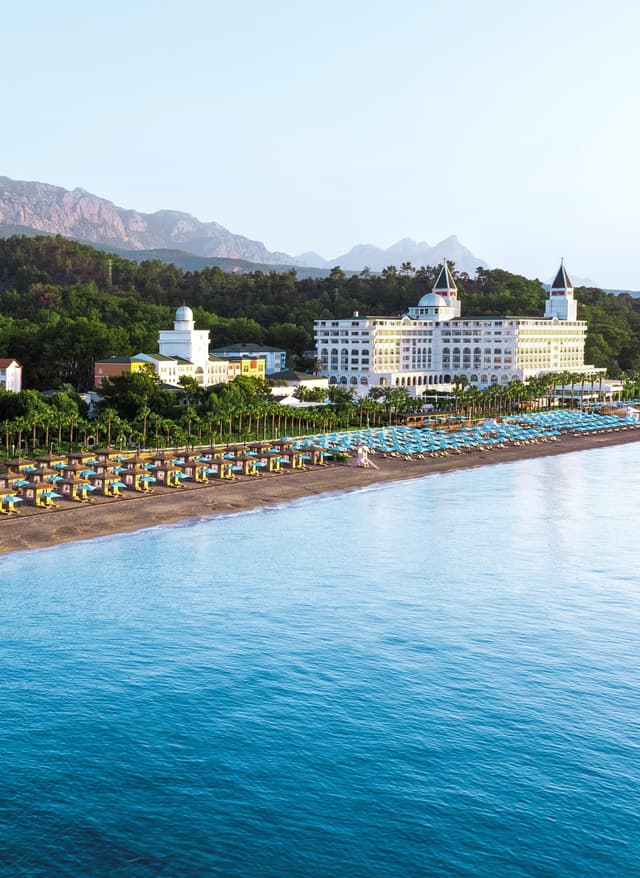 Jetzt entdecken Blick auf Bucht mit Nirvana Hotel