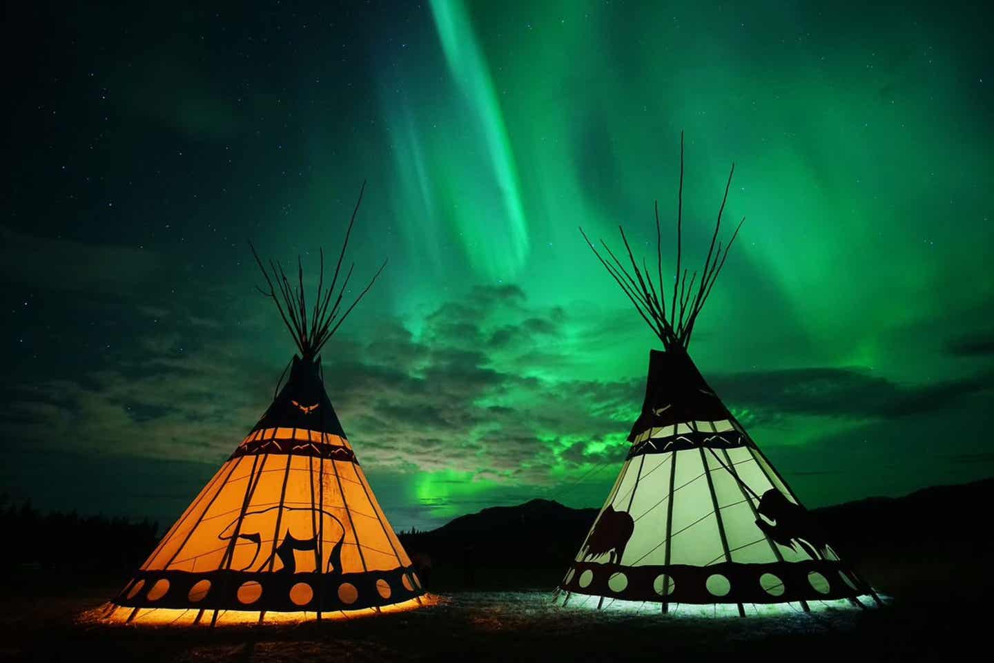 Tippis und Nordlichter im Yukon