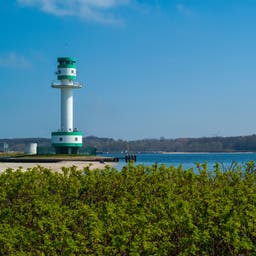 schleswig-holstein-kiel-leuchtturm-klein-g-1247775876.jpg