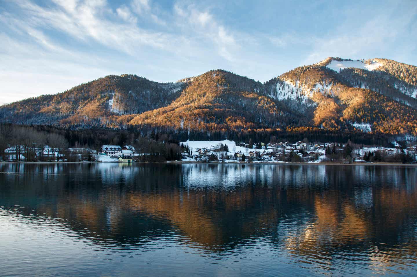 Fuschlsee Salzkammergut Winter Blick auf den See