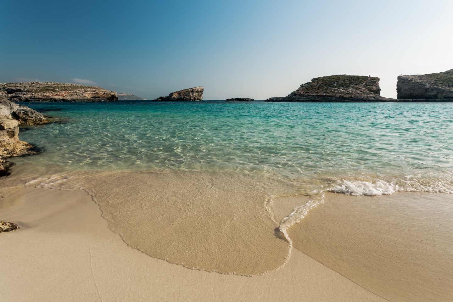 Malta Urlaub mit DERTOUR. Strand der Blauen Lagune von Comino auf Malta