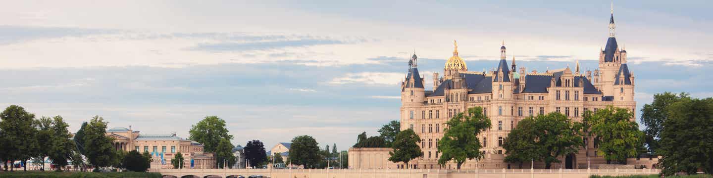 See vor dem Schloss in Schwerin