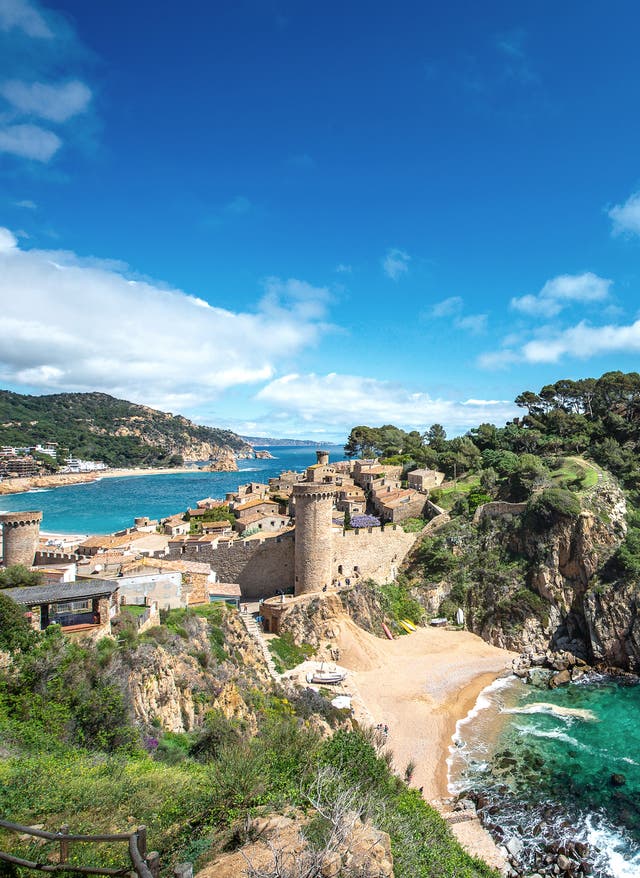 Zu den Angeboten Bucht in Katalonien