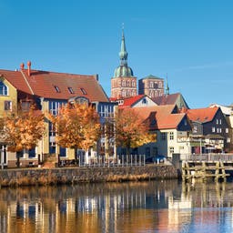 ostsee-stralsund-stadtbild-klein-g-1068352350.jpg