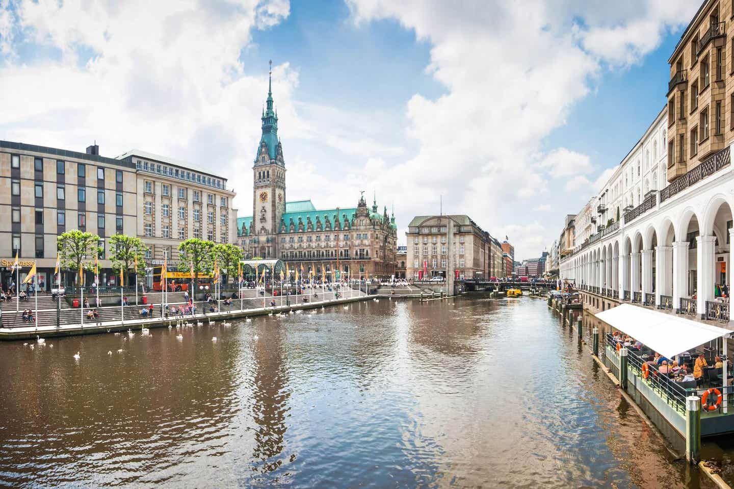 Hamburg Rathaus und Alster