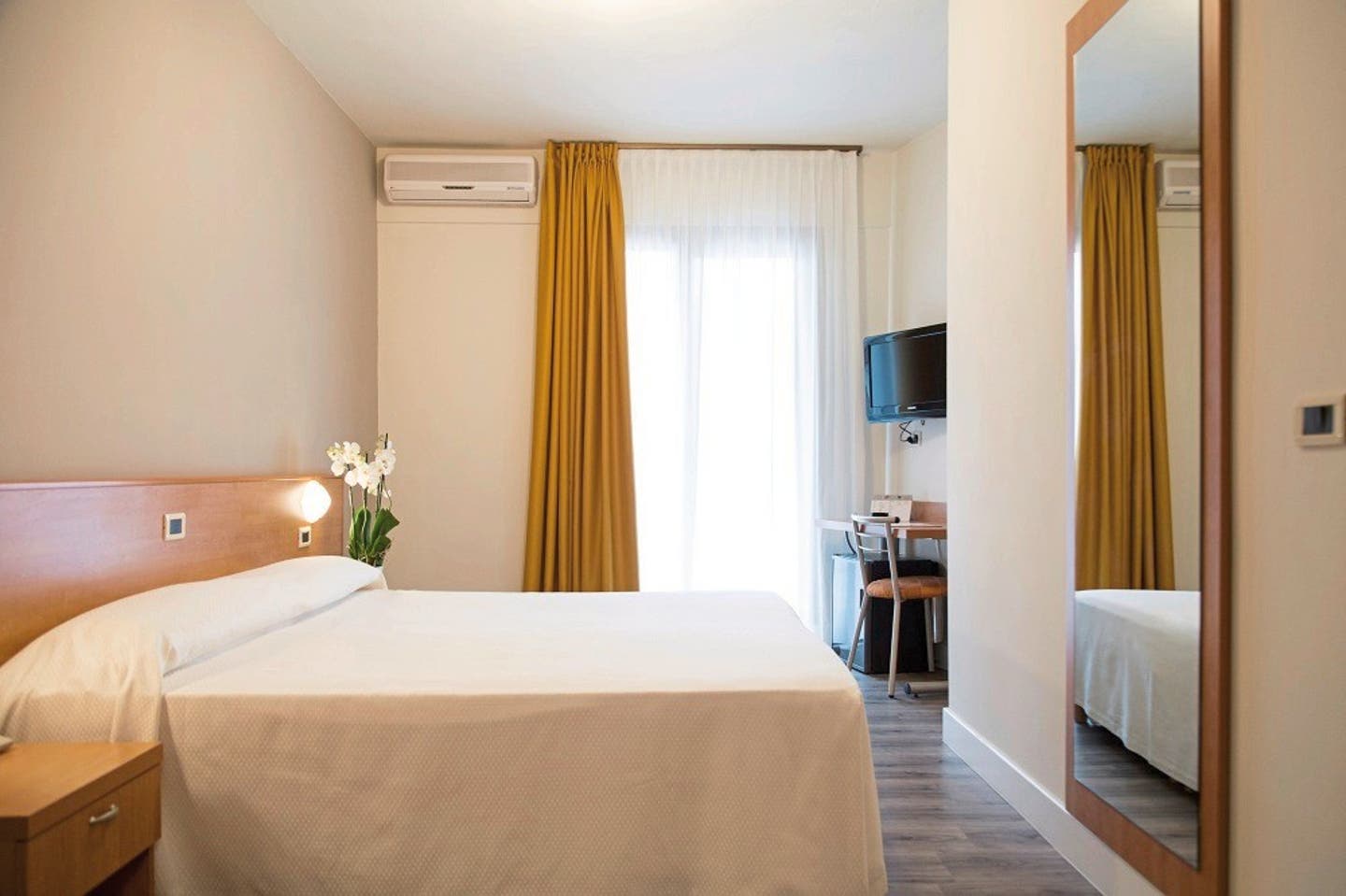Wohnbeispiel Doppelzimmer Standard seitlicher Seeblick