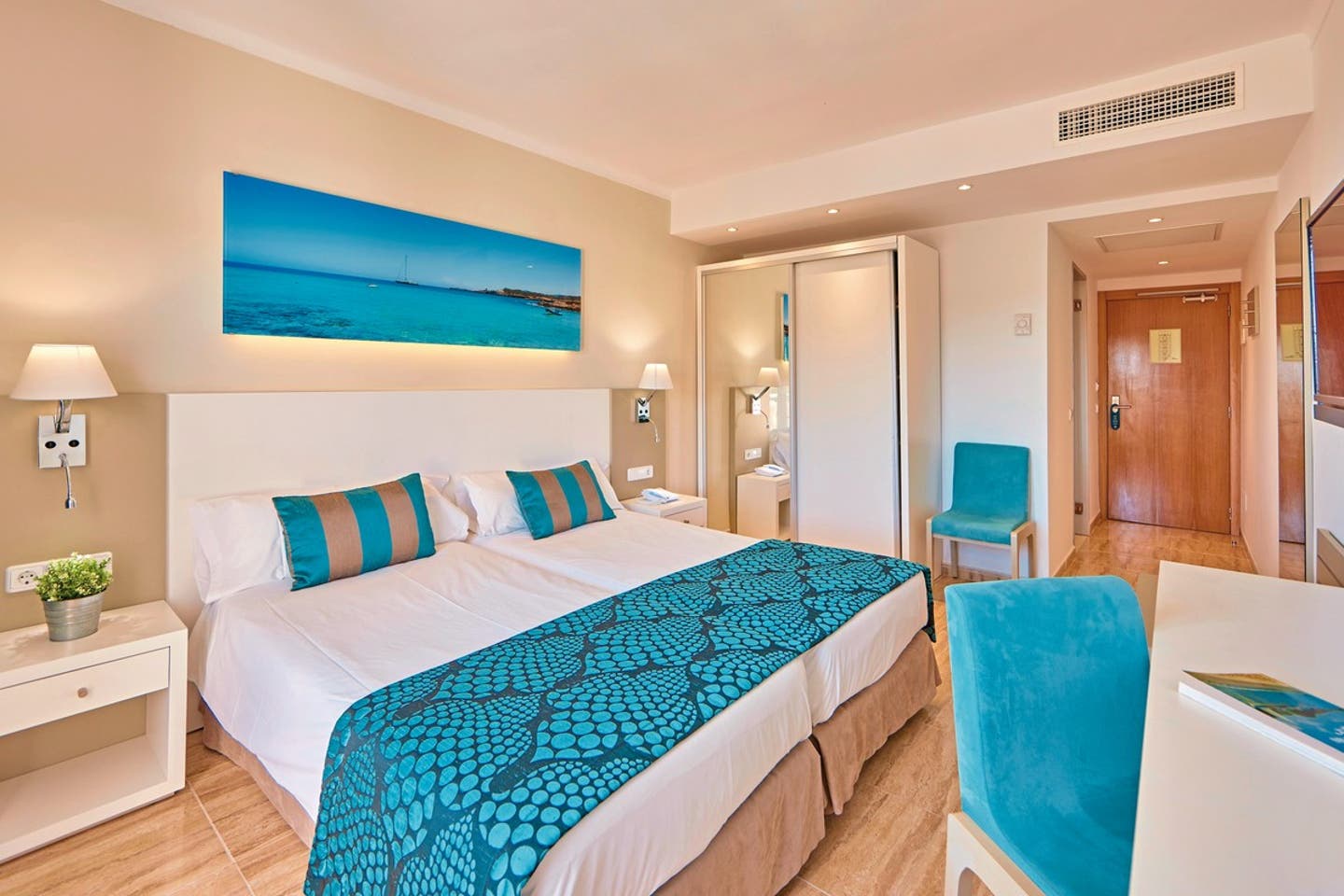 Wohnbeispiel Doppelzimmer seitl. Meeblick obere Etagen