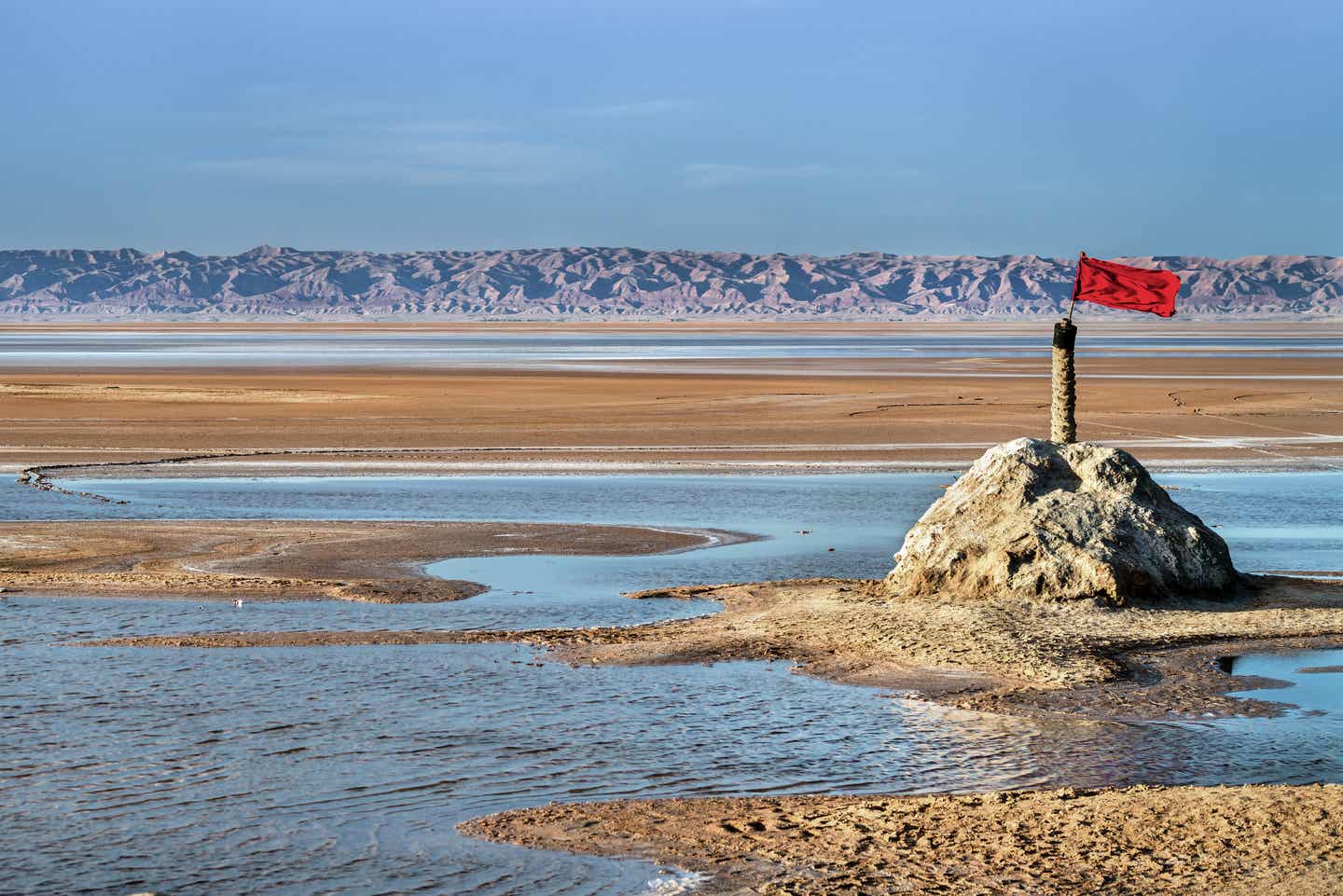 Ein trockener See in Chott el Djerid, Tunesien 