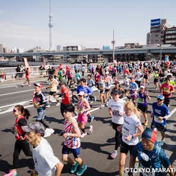 tokio-marathon-laeufer-skytree-fb.jpg