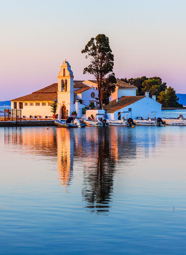 Schönste Orte auf Korfu Korfus schönste Orte: Altstadt und Hafen von Kerkyra