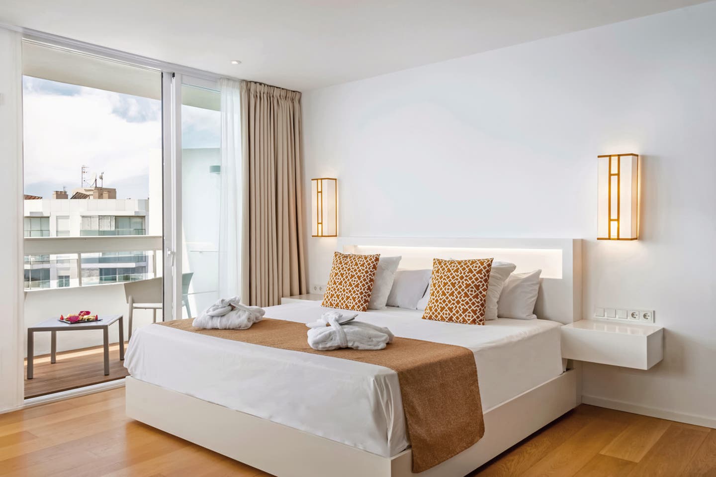 Wohnbeispiel Dreibettzimmer seitl. Meerblick
