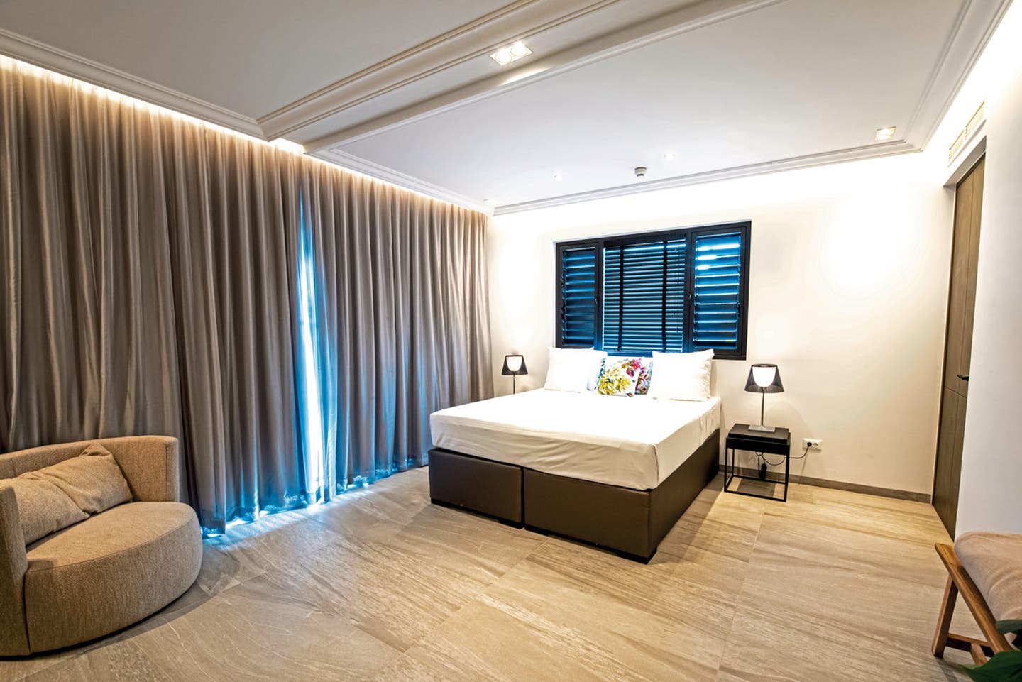 Wohnbeispiel Two Bedroom The Shore Beachfront Luxury Apartment