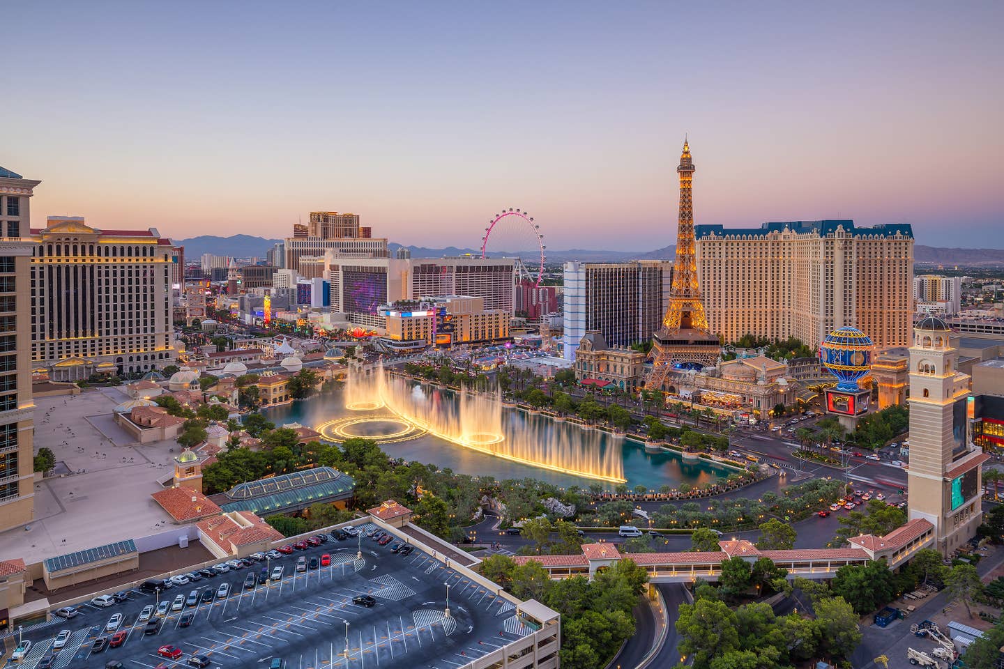 Beeindruckender Blick über die Skyline von Las Vegas während eines aufregenden Las-Vegas-Urlaubs.